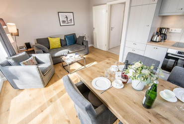 - Whg. 1 "Friedrichshain"